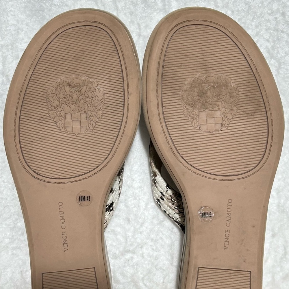 Vince Camuto Womens SnakePrint Platform Perseena Wedge Thong Sandals Shoes SZ 10 - Picture 9 of 12